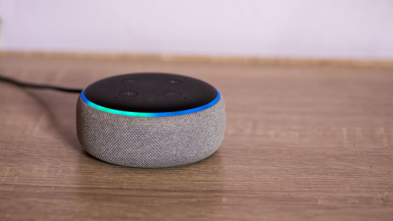 imita la voz de Alexa