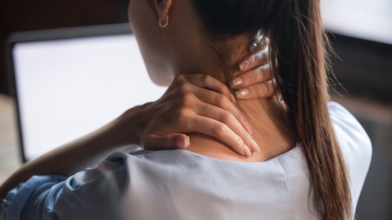 que es Torticolis: Comprender, Tratar y Prevenir el Dolor en el Cuello