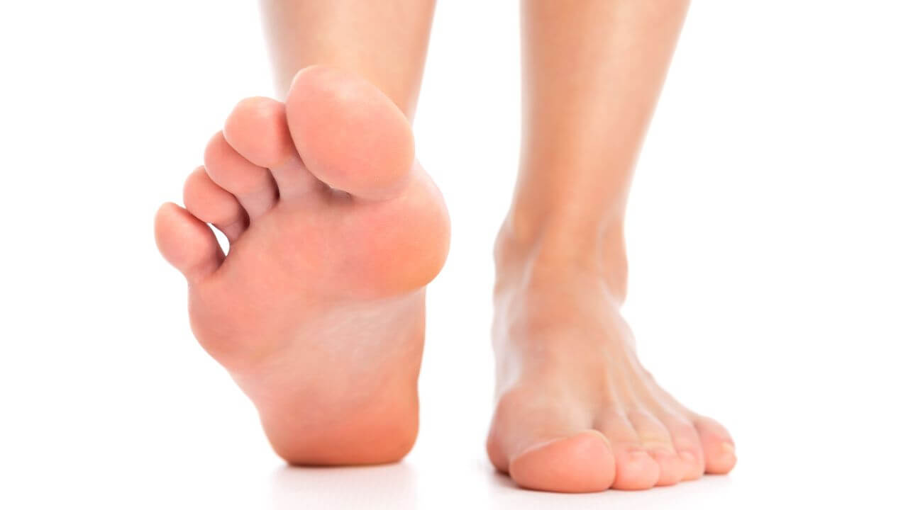 ojos de pescado en los pies
